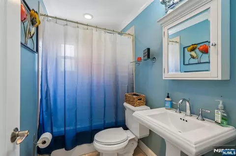 Bath - 122 Maplewood Ave, Wayne, NJ 07470 photo 1 of 2