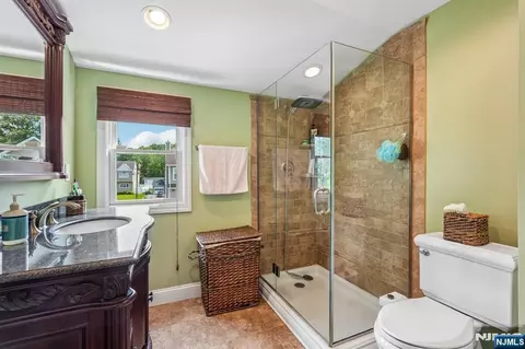 Bath - 122 Maplewood Ave, Wayne, NJ 07470 photo 2 of 2