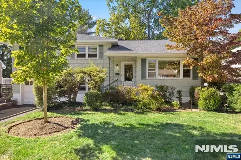 546 Lynn St, Ridgewood, NJ 07450