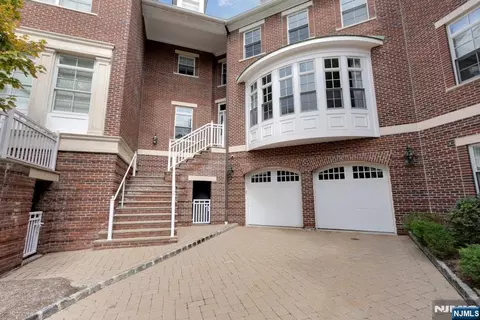 704 Heights Ln, Tenafly, NJ 07670