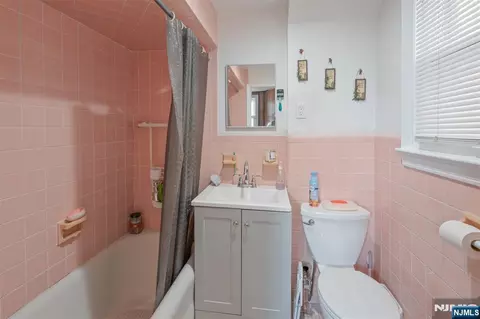 Bath - 307 Washington Ave, Hackensack, NJ 07601 photo 1 of 1