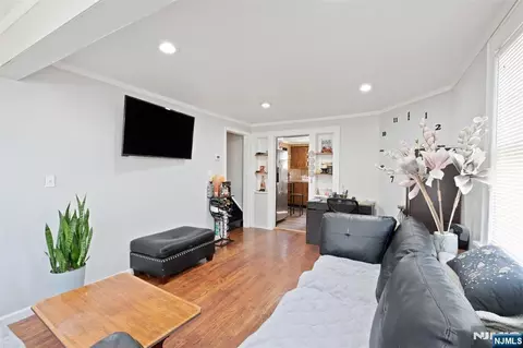 Entry Way - 307 Washington Ave, Hackensack, NJ 07601 photo 2 of 3