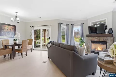 2 Pine Cres #14, Vernon, NJ 07462