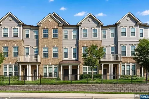 78 Leahy Dr #4909, Wood Ridge, NJ 07075