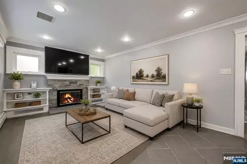 Living - 122 Garside Ave, Wayne, NJ 07470 photo 1 of 6