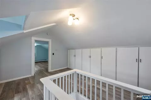 Entry Way - 122 Garside Ave, Wayne, NJ 07470 photo 2 of 4