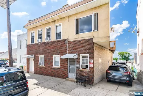85 Grant St, Fairview, NJ 07022