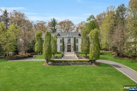 501 Timberline Dr, Franklin Lakes, NJ 07417