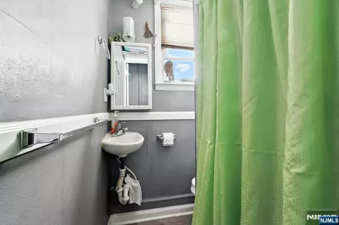 Bath - 34 Pennington Ave, Passaic, NJ 07055 photo 6 of 7