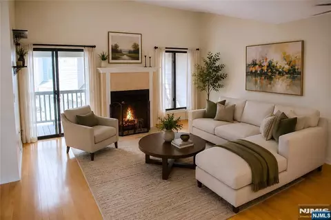910 River Renaissance #C10, East Rutherford, NJ 07073