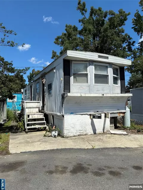 3 W 5th, Moonachie, NJ 07074