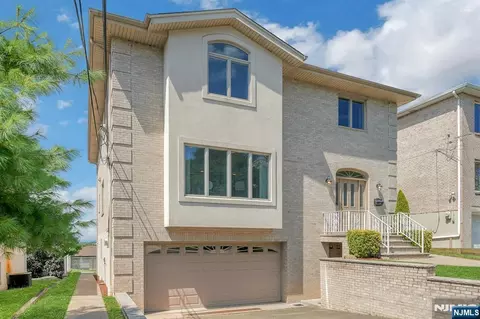 235 10th St, Palisades Park, NJ 07650