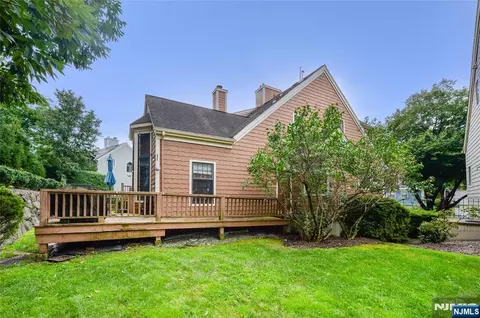 Exterior - 27 Tanager Ct, Wayne, NJ 07470 photo 3 of 3