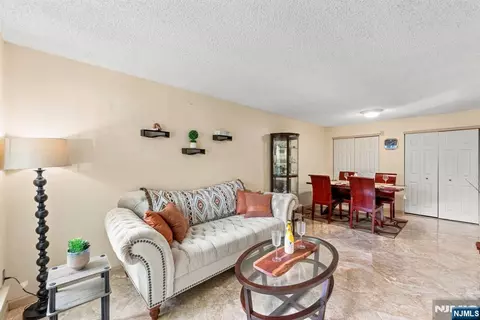 1338 Lavender Ct, Mahwah, NJ 07430