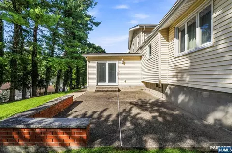 Exterior - 33 Waling Dr, Wayne, NJ 07470 photo 6 of 8