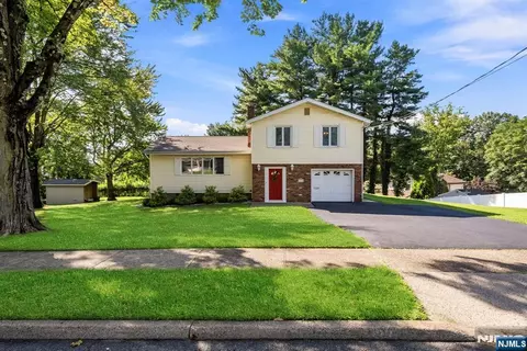 Exterior - 33 Waling Dr, Wayne, NJ 07470 photo 3 of 8