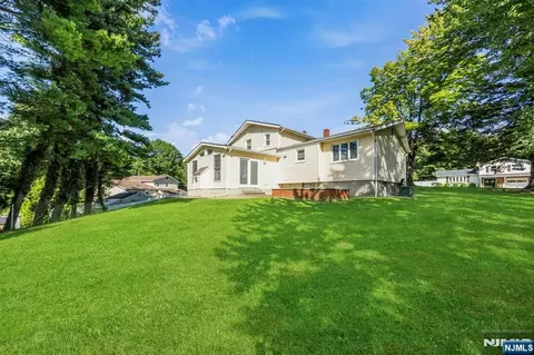 Exterior - 33 Waling Dr, Wayne, NJ 07470 photo 8 of 8