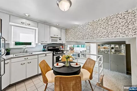 Kitchen - 33 Waling Dr, Wayne, NJ 07470 photo 1 of 2
