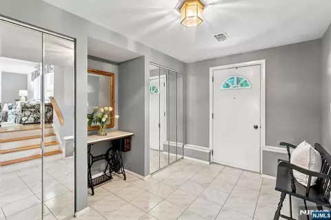 Entry Way - 33 Waling Dr, Wayne, NJ 07470 photo 3 of 3