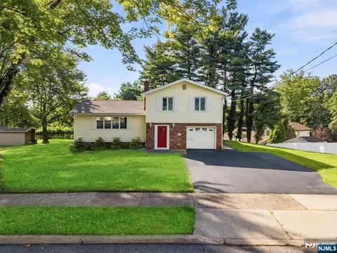 Exterior - 33 Waling Dr, Wayne, NJ 07470 photo 2 of 8