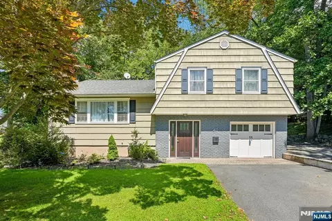 41 Magnolia Ave, Montvale, NJ 07645