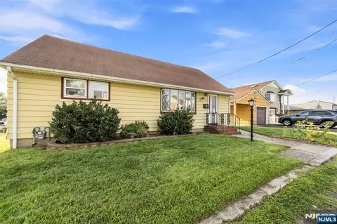 29 Miller St, Saddle Brook, NJ 07663