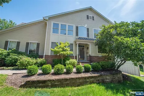 75 Schindler Way, Fairfield, NJ 07004