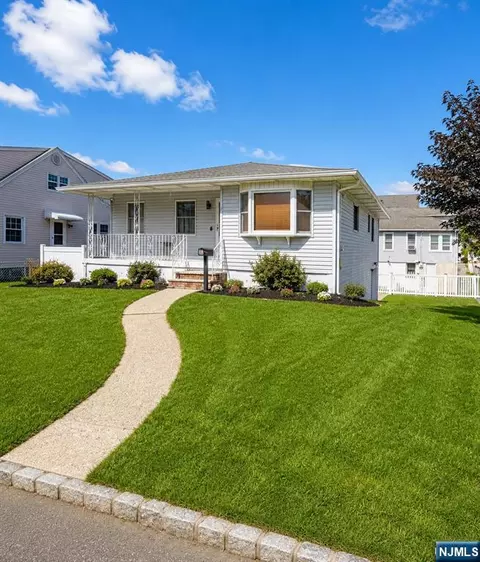 26 Coney Rd, Little Falls, NJ 07424