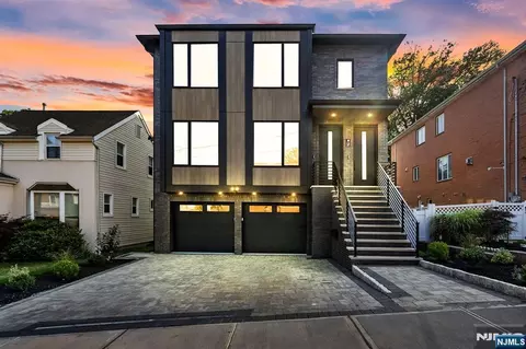 122 Edsall Ave, Palisades Park, NJ 07650