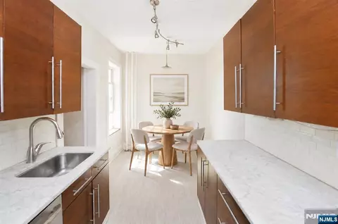 63 Sherman Pl #D5, Jersey City, NJ 07307