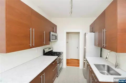 63 Sherman Pl #D5, Jersey City, NJ 07307