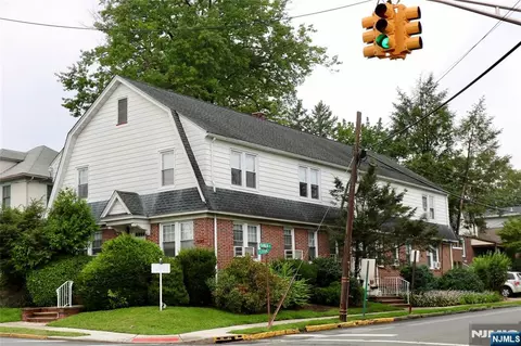 215 Terrace Ave, Hasbrouck Heights, NJ 07604