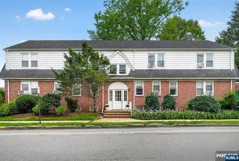 215 Terrace Ave, Hasbrouck Heights, NJ 07604