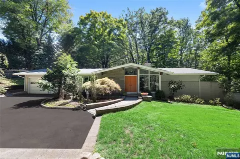 1292 Washington Ave, Township Of Washington, NJ 07676