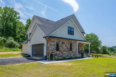 5 Emerald, Hamburg, NJ 07419