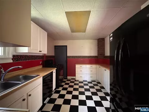 Entry Way - 25 Maple Ave, Demarest, NJ 07627 photo 1 of 1