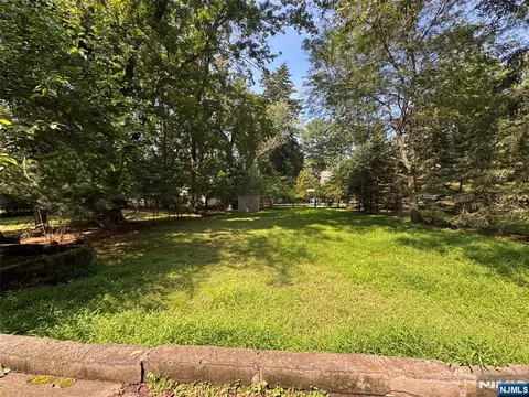 Exterior - 25 Maple Ave, Demarest, NJ 07627 photo 5 of 5
