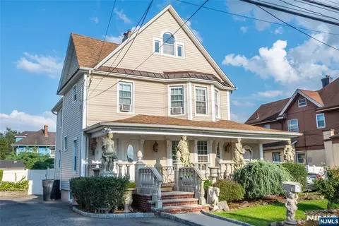 53 Murray Hill Ter, Bergenfield, NJ 07621