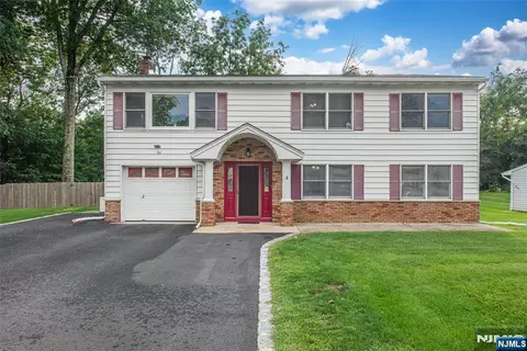 1 James Dr, Mount Arlington, NJ 07856