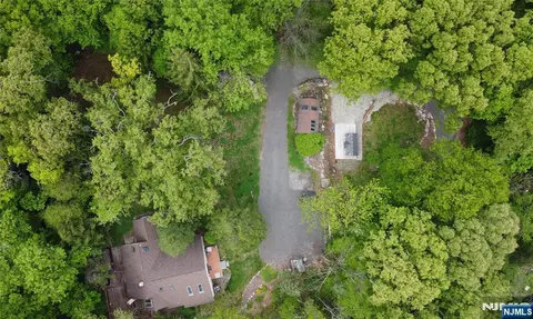 534 Paterson Hamburg Tpke, West Milford, NJ 07480