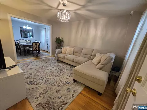 229 River Dr, Elmwood Park, NJ 07407
