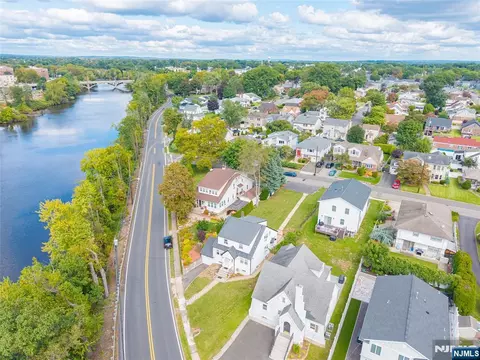 229 River Dr, Elmwood Park, NJ 07407
