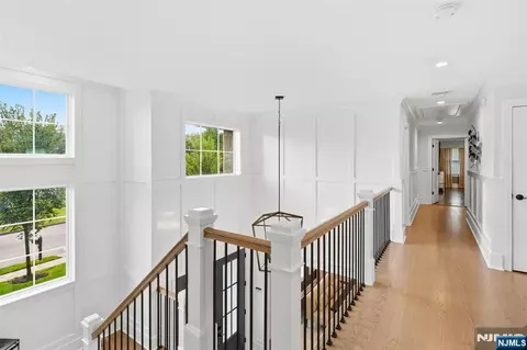 Entry Way - 2 Churchill Ct, Paramus, NJ 07652 photo 8 of 13