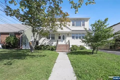 133 Summit Ave, Elmwood Park, NJ 07407