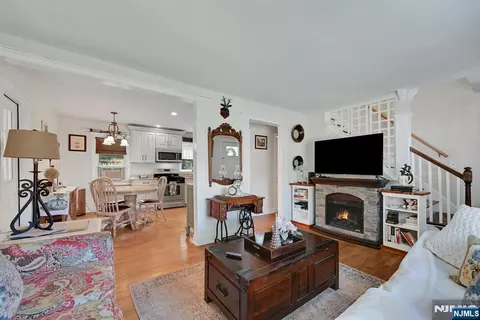 Living - 10 Knickerbocker Rd, Demarest, NJ 07627 photo 2 of 3