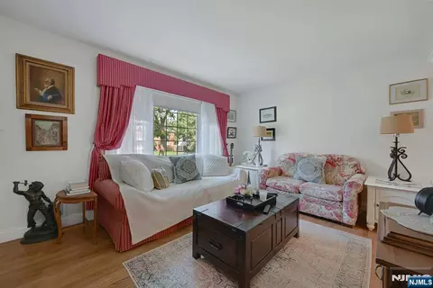 Living - 10 Knickerbocker Rd, Demarest, NJ 07627 photo 3 of 3