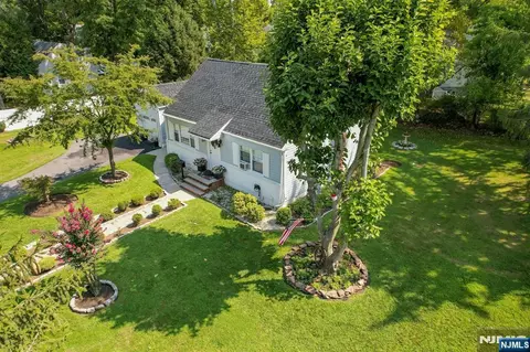 View/Area - 10 Knickerbocker Rd, Demarest, NJ 07627 photo 6 of 6