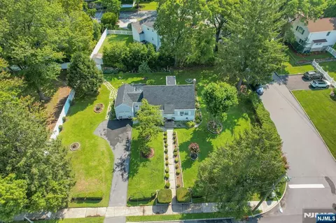 View/Area - 10 Knickerbocker Rd, Demarest, NJ 07627 photo 2 of 6