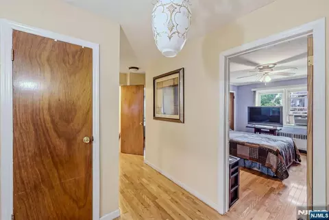 Entry Way - 98 Baldwin Pl, Bloomfield, NJ 07003 photo 2 of 7