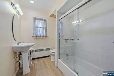 Bath - 98 Baldwin Pl, Bloomfield, NJ 07003 photo 1 of 5